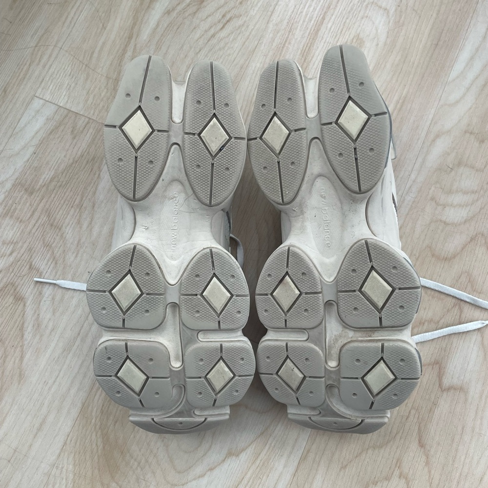 New Balance Cream and Black Sneakers - Picture 8 of 14